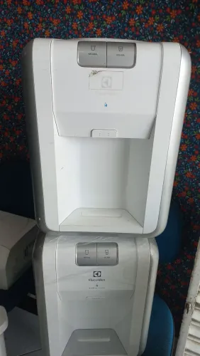Gela água de Mesa 