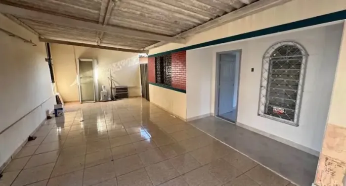 B.T Casa em Carapicuíba com oportunidade única