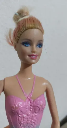 Barbie bailarina 2012 Mattel FAIRYTALE MAGIC