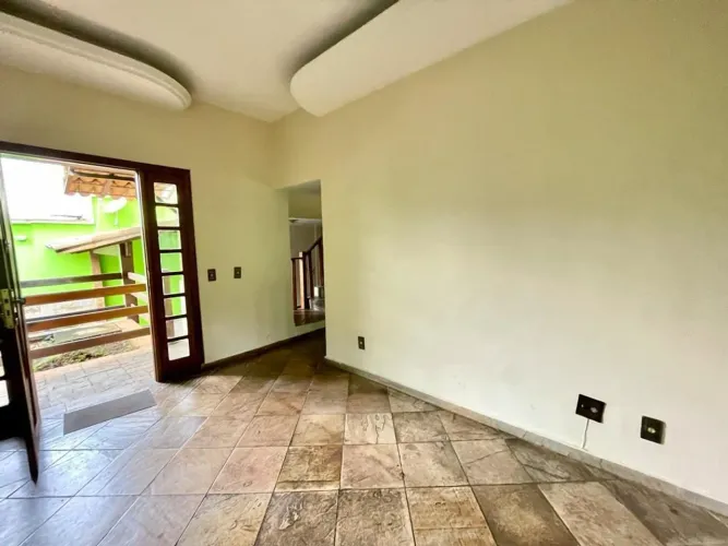 Casa 4 quartos 4 vagas 850.000,00 Álvaro Camargos.