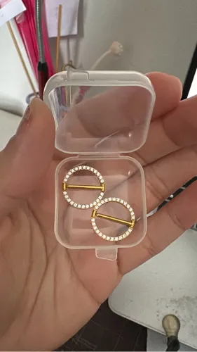 Piercing de Mamilo em Titânio Cravejado