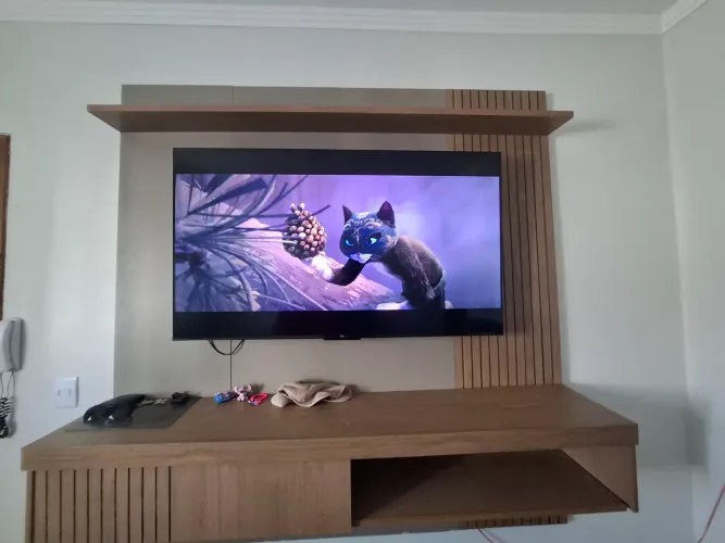 Vende-se TV SMART 55 polegadas +PAINEL de Tv