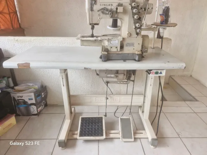 Vendo maquina galoneira