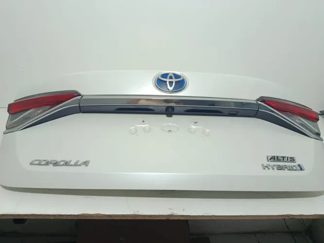 TAMPA DE MALA COROLLA ALTIS HYBRID