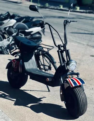 Moto elétrica muita nova