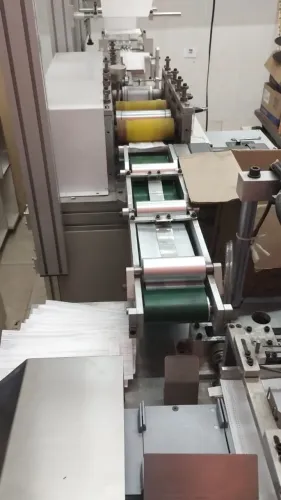 Máquina industrial automática para produção de máscaras descartáveis