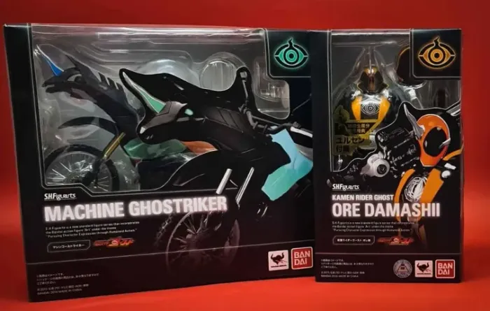 Kamen Rider Ghost e Machine Ghost Biker