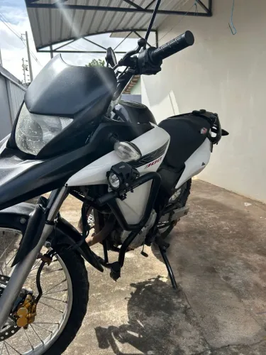 Vende-se XRE 300