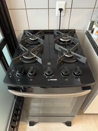 Fogão Electrolux Mesa vidro 4 bocas ótimo estado