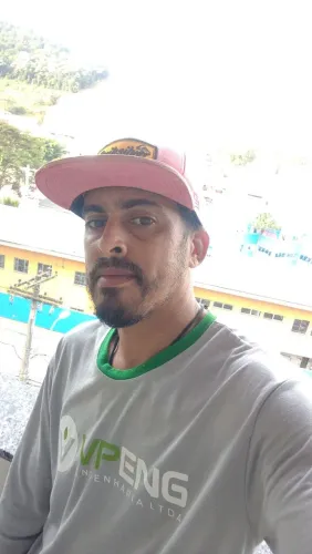 Ajudante de obra ou Aux cozinha