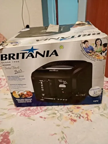 Fritadeira a óleo Britânia