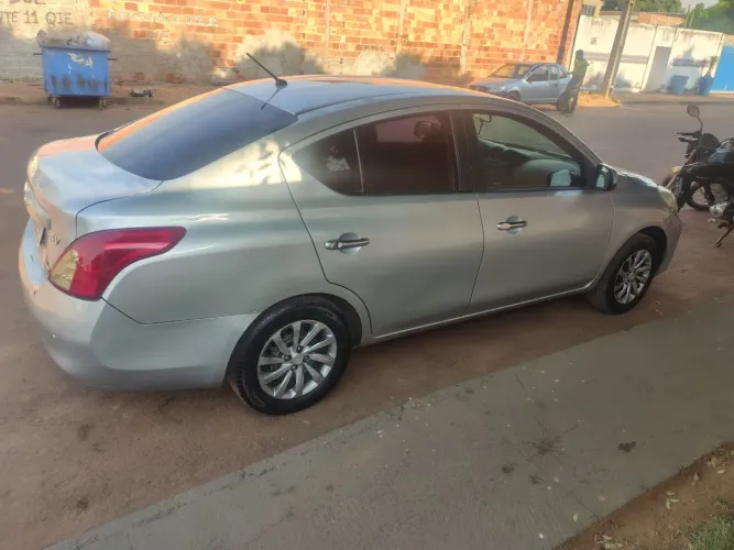 Nissan Versa SV 1.6 16V Flex Fuel 4P Mec. 2013