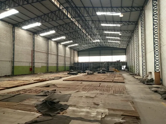 ATENÇÃO, INVESTIDORES! ESSA OPORTUNIDADE É ÚNICA! 3.400 M² NA AV. MIRANDELA