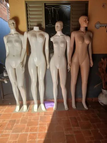 Vende manequins 