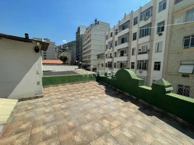 Casa de rua - Sobrado / Residencial / Catete
