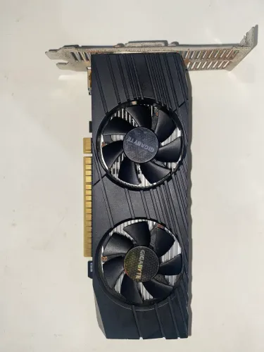 Placa de Video GTX 1650 (semi nova)