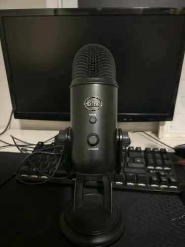 Microfone Blue Yeti Logitech 