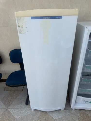 Geladeira Cônsul Pequena 3 meses de Garantia Conservada