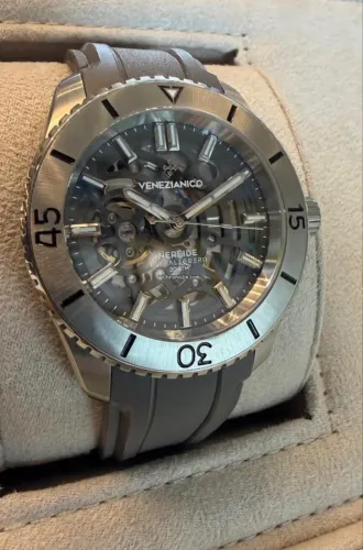 Relógio Venezianico Nereide Ultraleggero Skeleton