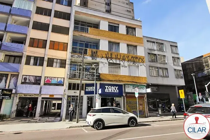 Imobiliária Cilar Aluga Apartamento no Centro com 40m², Ref. 00635.002-CILAR