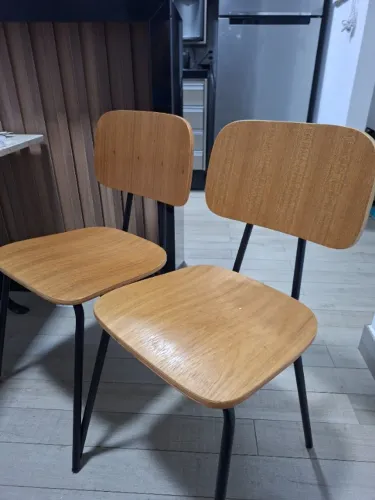 Vendo duas cadeiras em perfeito estado