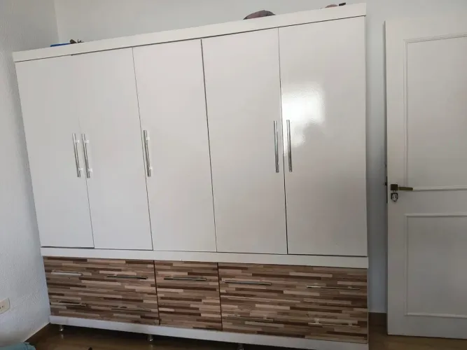 Vendo guarda roupa entrega e montagem grátis 