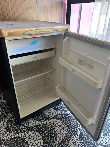 Frigobar Electrolux