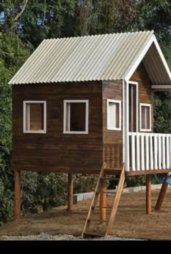 Casinha de bonéca suspensa