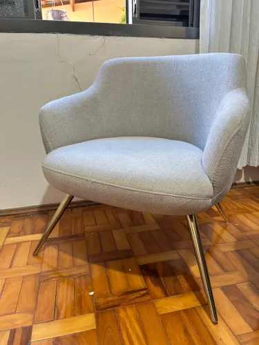 Poltrona decorativa moderna