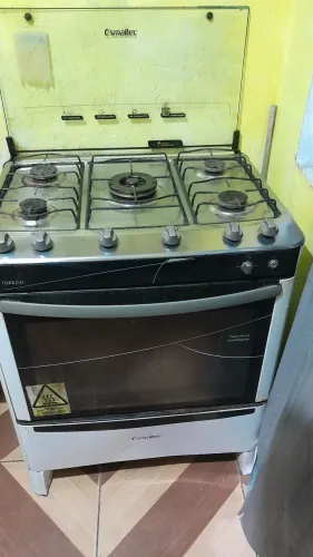 Fogão 5 bocas semi novo contt *