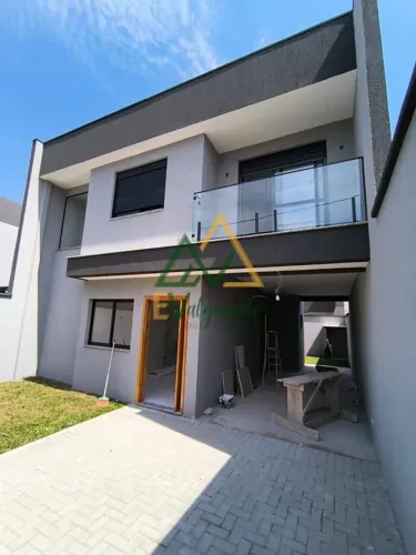 Sobrado à venda no bairro Maria Antonieta em Pinhais/PR