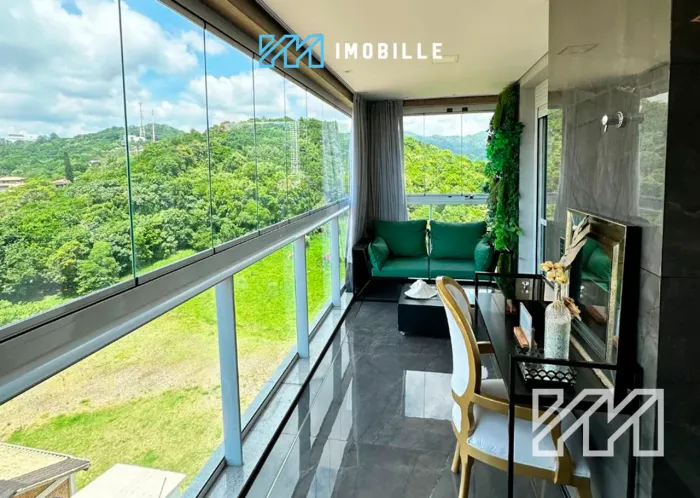 Apartamento no Edifício Amores da Brava em Itajaí com 108m² privativos.