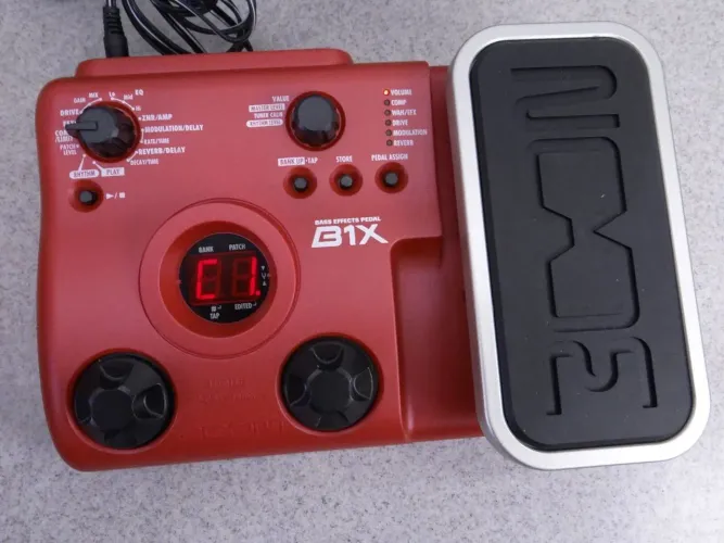 Pedal de baixo Zoom B1X