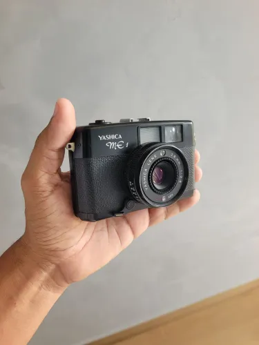 Câmera Yashica ME1 Analógica vintage 