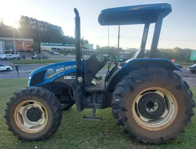 Trator New Holland, Modelo TL75, Ano 2017