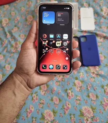 iPhone 11