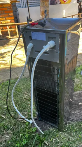 Bebedouro elétrico 