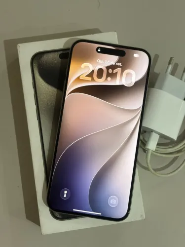 iPhone 15 pro Max Natural
