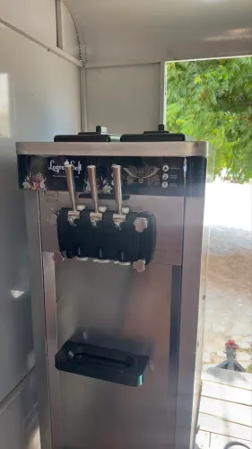 Vendo máquina de sorvete Logrosolft semi nova