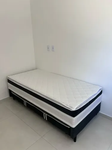 Cama box de solteiro com auxiliar