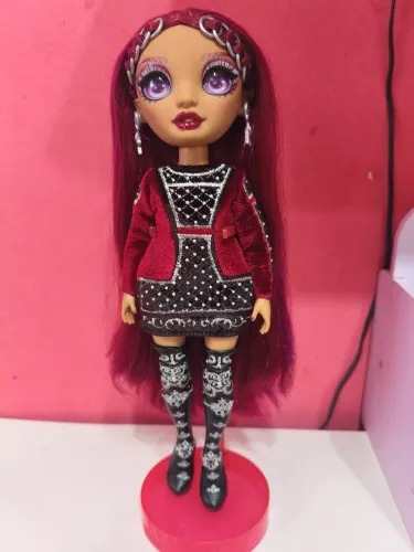 Mila Rainbow High 