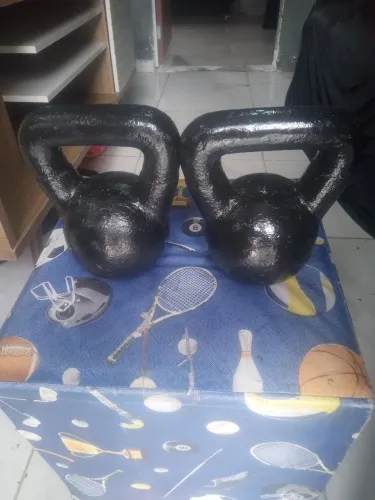 Par de kettlebell 9 kg