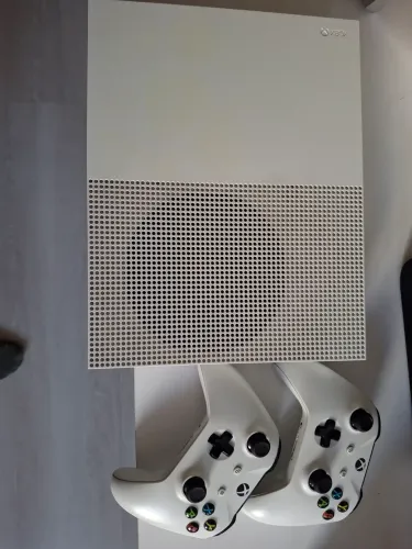 Xbox One S 1TB Branco + 2 Controles Originais + 4 Jogos (Na Caixa)
