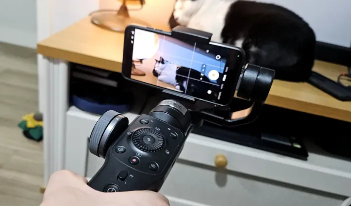 Gimbal Zhiyun Smooth 4