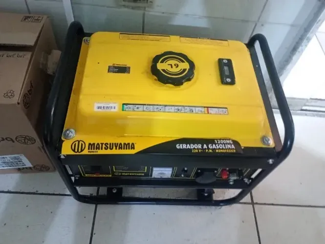 Gerador a gasolina  *