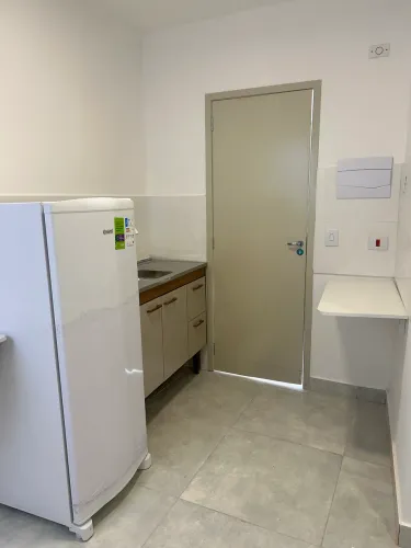 Alugo Studio/kitnet de 16m quadrados