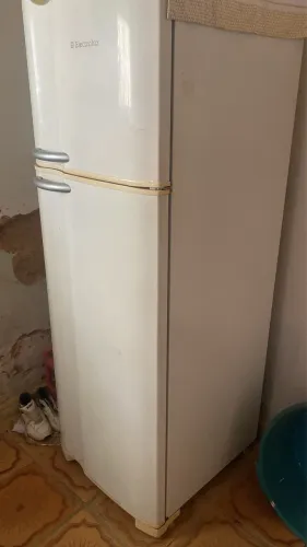 GELADEIRA P VENDER RAPIDO (COM DEFEITO)