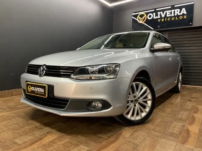 Volkswagen Jetta Highline 2.0 TSI 16V 4P Tiptronic 2013