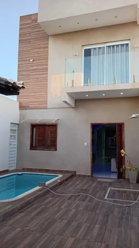 Bela casa de temporada,próximo de tudo,shopping, praias,bares e festas.