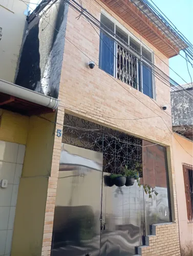 Alugo casa na vila Laurinda no bairro de São Brás